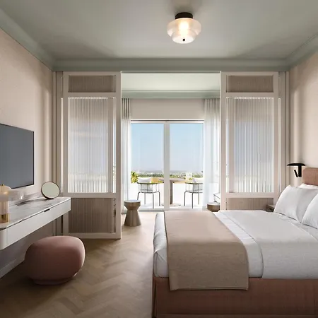 Imperial Island By Louis 호텔